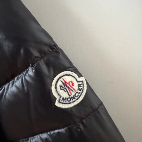 Moncler women’s puffer jacket $2000 size 0 - Picture 2 of 10